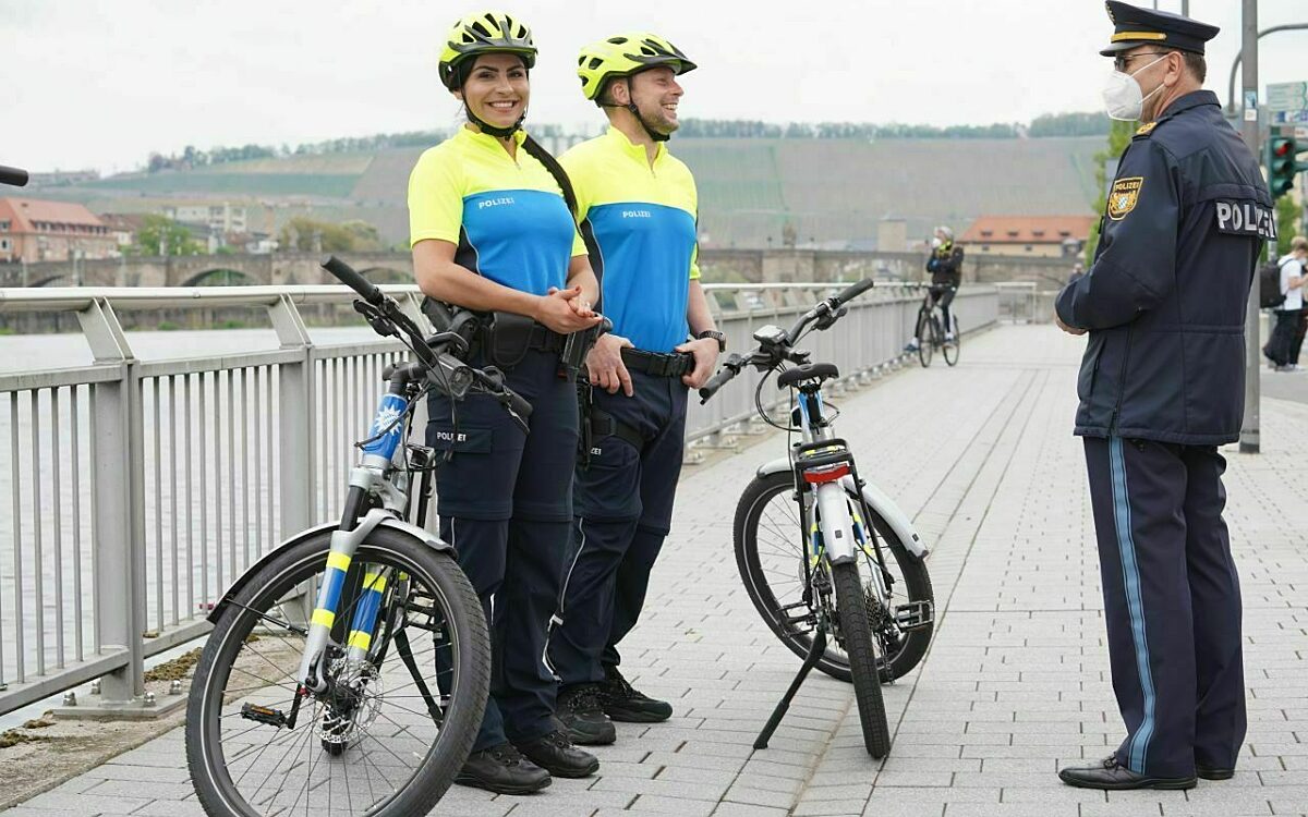 Die neue Fahrradstreife der Polizei Würzburg Die neue Fahrradstreife der Polizei Würzburg